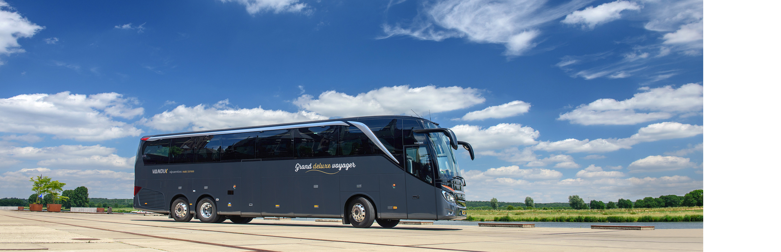 Vip bus touringcar van Dijk Milieu